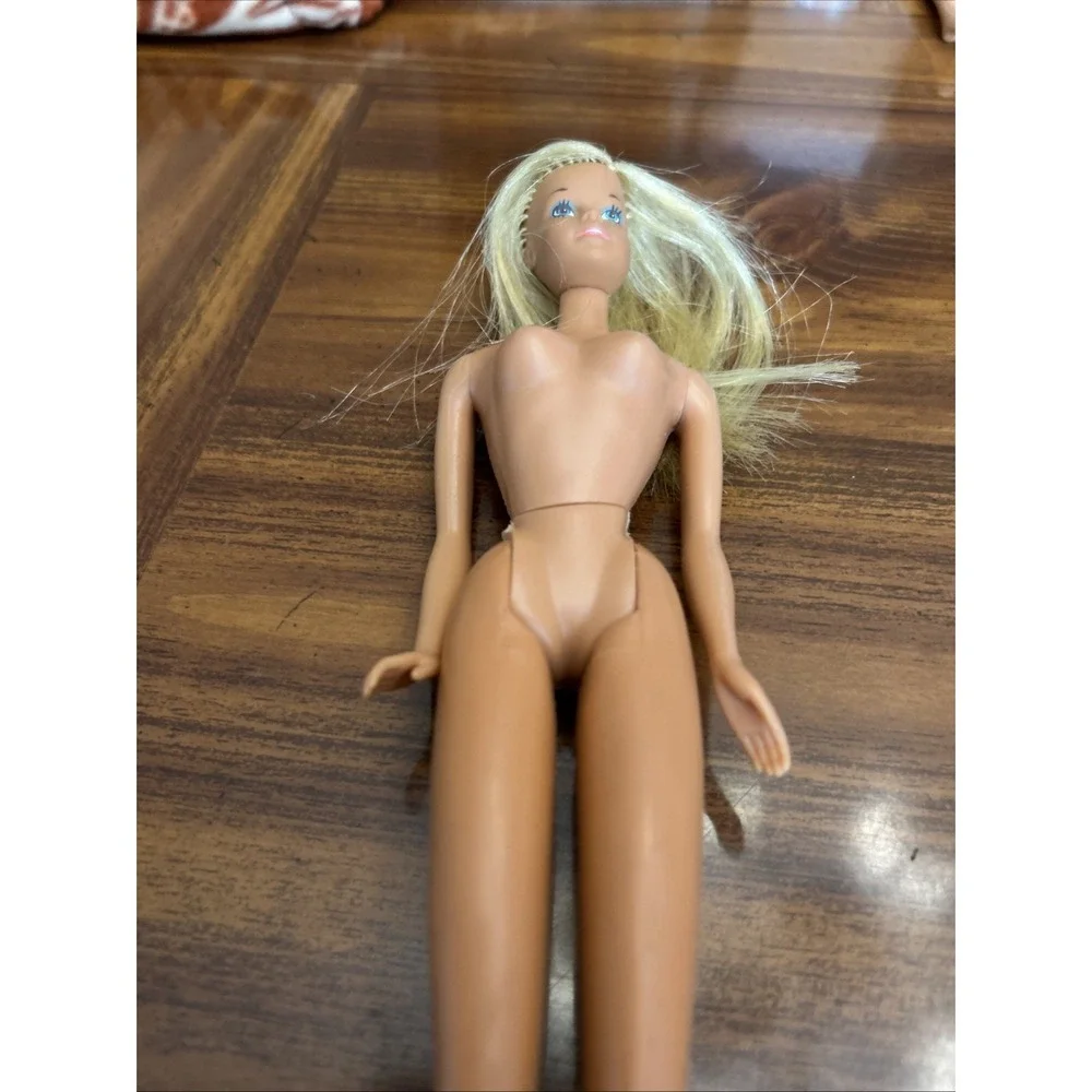 Vintage Barbie Doll 1966‎ Blonde Side Part Twist Turn